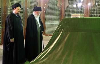 Leader Pays Homage to Late Founder of Iran’s Islamic Rpublic