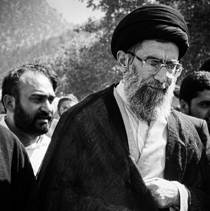 طوفان بشري يملأ مصلّى الامام الخمینی(رض) طهران في وداع القائد الشهيد