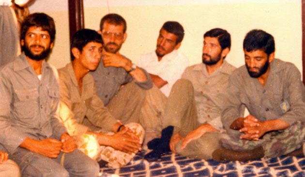 عباس به سازمان پیشمرگان کُرد مسلمان کمک کرد عباس به سازمان پیشمرگان کُرد مسلمان کمک کرد