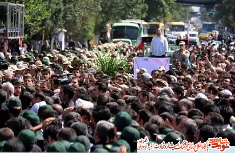 حاج اسماعیل آقا پور خویی به فرزند شهیدش پیوست حاج اسماعیل آقا پور خویی به فرزند شهیدش پیوست
