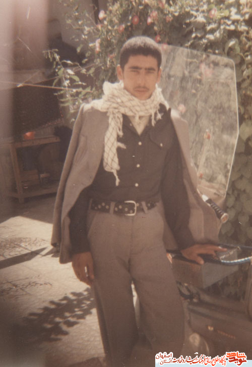حاجیه خانم کبری سبزواری مادر شهید گرانقدرعباس پیروی به فرزند شهیدش پیوست