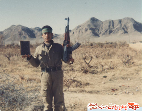 حاجیه خانم کبری سبزواری مادر شهید گرانقدرعباس پیروی به فرزند شهیدش پیوست