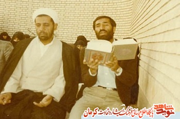لباس روحانیت را به کت و شلوار دامادی ترجیح داد! لباس روحانیت را به کت و شلوار دامادی ترجیح داد!