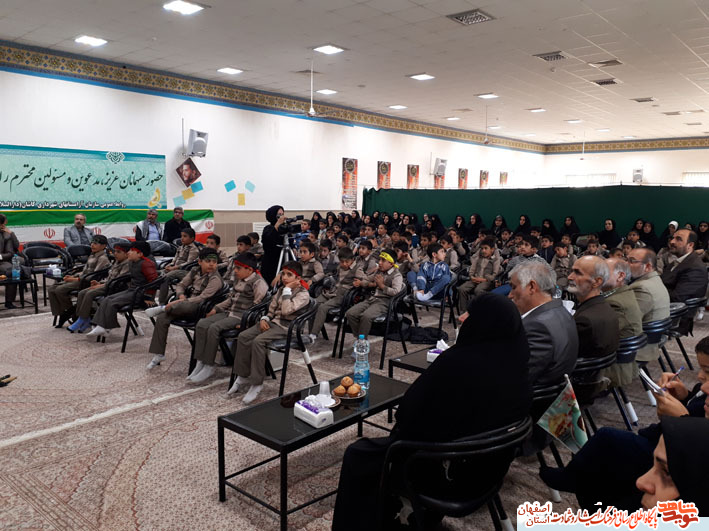 شهدا تفسیر عینی آیات قرآنند شهدا تفسیر عینی آیات قرآنند