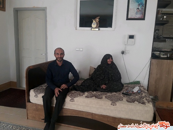 دیدار روسای دانشگاه آزاد و بنیادشهید مهدیشهر با مادر گرامی شهید 