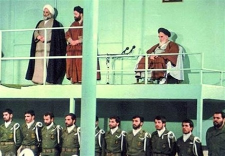 خاطرات محافظ امام(ره) خواندنی میشود خاطرات محافظ امام(ره) خواندنی میشود