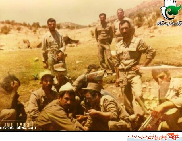 شهید آفتاب مراد مرادی: دشمنان نمی بینند مادران و پدران و فرزندان شهیدان به شهادت ایشان افتخار می کنند! شهید آفتاب مراد مرادی: دشمنان نمی بینند مادران و پدران و فرزندان شهیدان به شهادت ایشان افتخار می کنند!