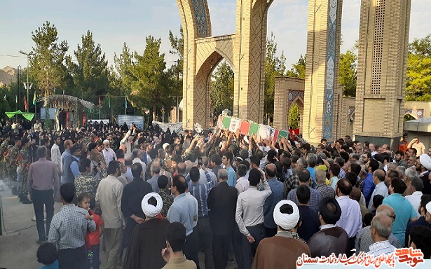 گزارش تصویری از تشییع پیکر شهید حسین امینیان گزارش تصویری از تشییع پیکر شهید حسین امینیان