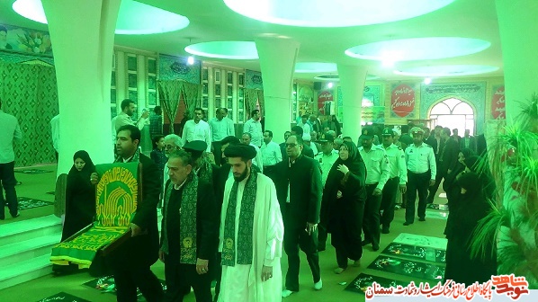 به مناسبت دهه کرامت خادمین حرم مطهر رضوی در گلزار شهدای مهدیشهر حضور پیدا کردند
