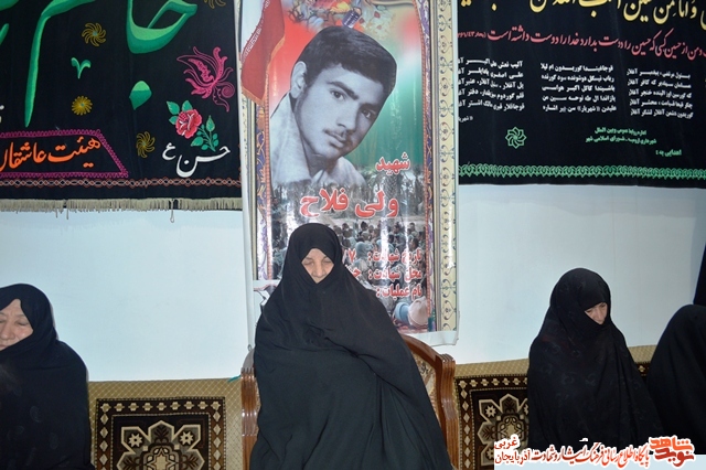 مادری که آرزو داشت با شهید شدن فرزندش درخت انقلاب را سیراب تر کند مادری که آرزو داشت با شهید شدن فرزندش درخت انقلاب را سیراب تر کند