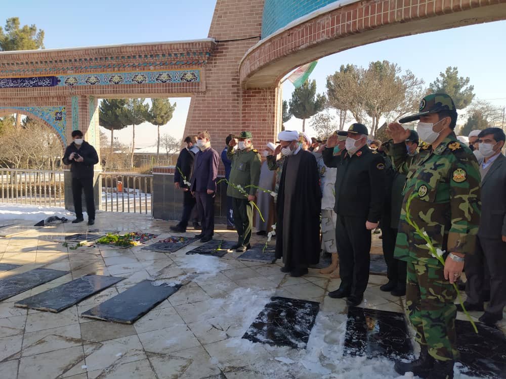 گزارش تصویری| مراسم غبارروبی و عطرافشانی شهدای مدافع حرم شهرستان بجنورد برگزار شد