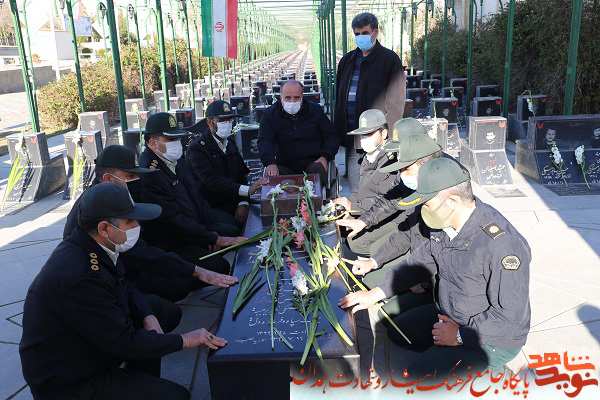 گزارش تصویری| گلزار شهدای همدان غبارروبی و عطرافشانی شد گزارش تصویری| گلزار شهدای همدان غبارروبی و عطرافشانی شد