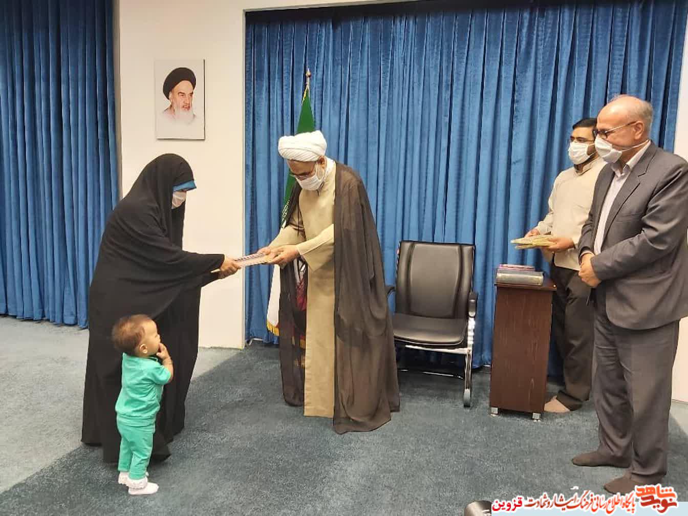 شهدا عالم و احیاگر ارزشهای اسلام در دنیا بودند شهدا عالم و احیاگر ارزشهای اسلام در دنیا بودند