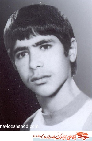 هر سرداری بر زمین افتد باید سرداری دیگر راهش را ادامه دهد هر سرداری بر زمین افتد باید سرداری دیگر راهش را ادامه دهد