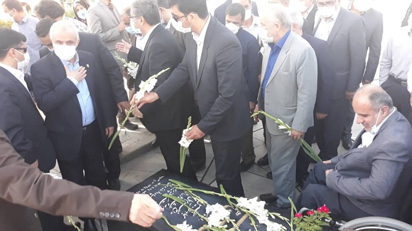 سعید اوحدی در گلزار شهدای همدان حضور یافت سعید اوحدی در گلزار شهدای همدان حضور یافت