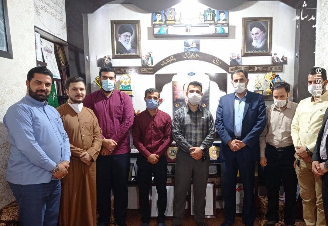 دکتر سید کریم حسینی با جمعی از فرزندان شهدای مدافع حرم دیدار کرد دکتر سید کریم حسینی با جمعی از فرزندان شهدای مدافع حرم دیدار کرد