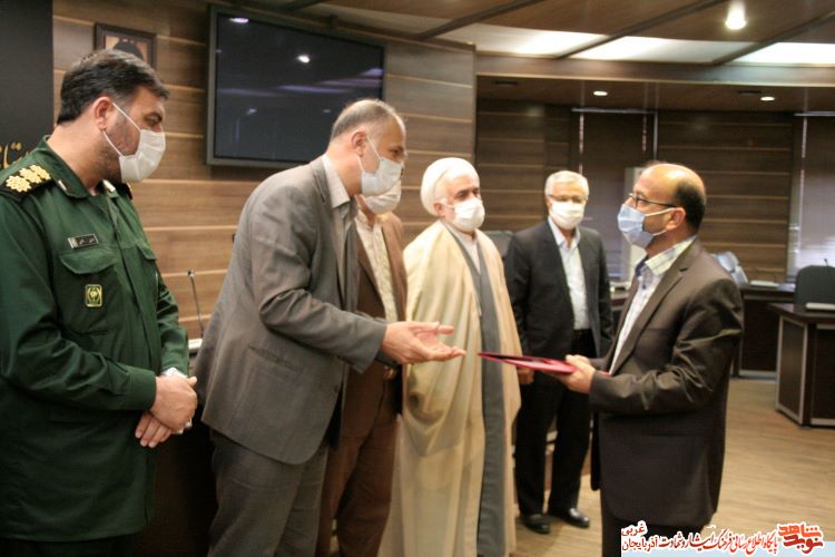 گزارش تصویری/ مراسم تجلیل از برگزیدگان جشنواره جایزه ملی ایثار برگزار شد