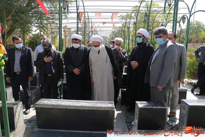 گلزار شهدای همدان غبارروبی شد