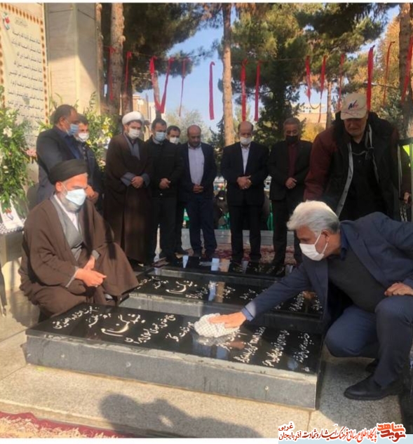 مزار مطهر شهید معظم سیدکریم عباسی، گل باران وعطر افشانی شد