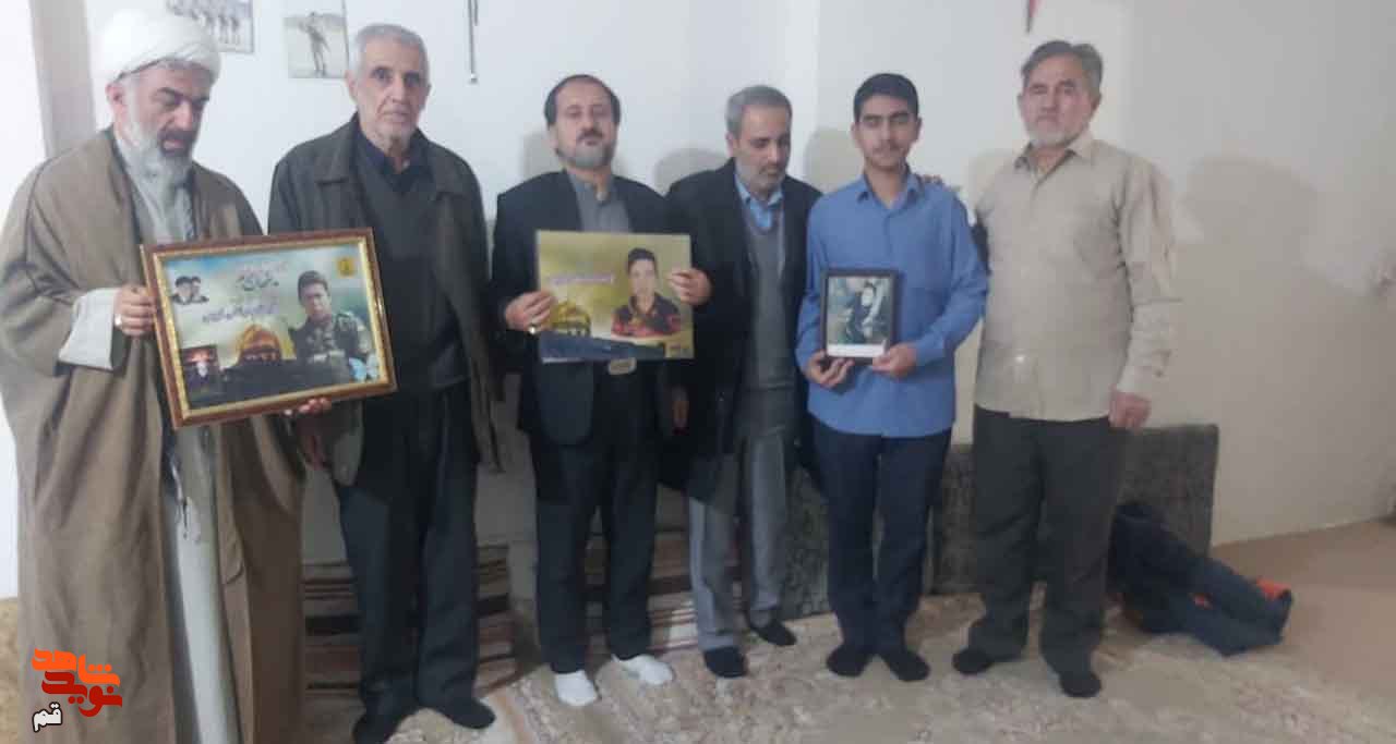 دیدار با خانواده شهید گمنام «مرتضی کریمی» در دوشنبه های شهدایی