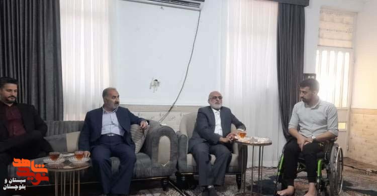 هر آبرویی که داریم به حرمت خون شهداست
