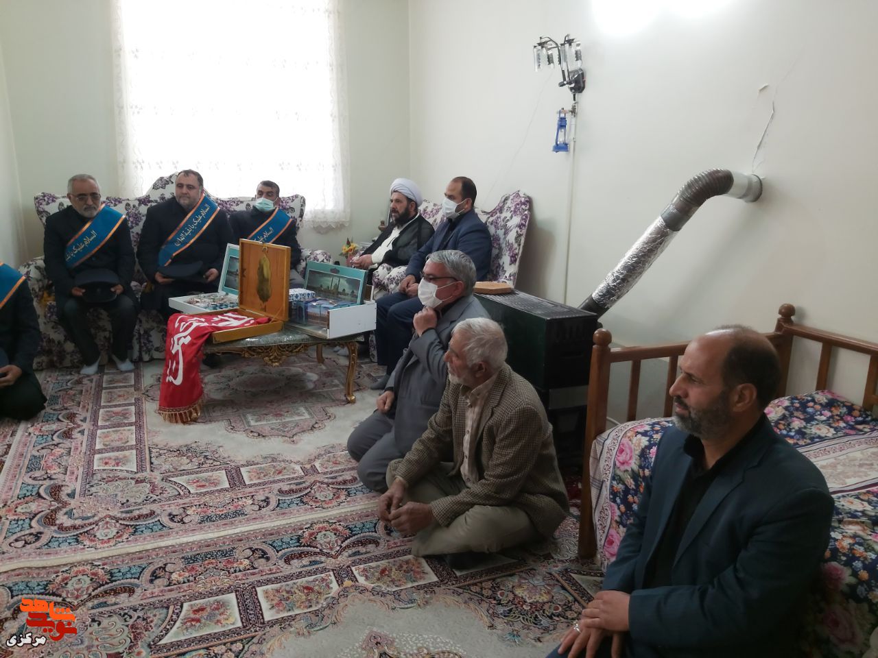 دیدار خادمین مسجد جمکران با خانواده های شهدای آشتیان