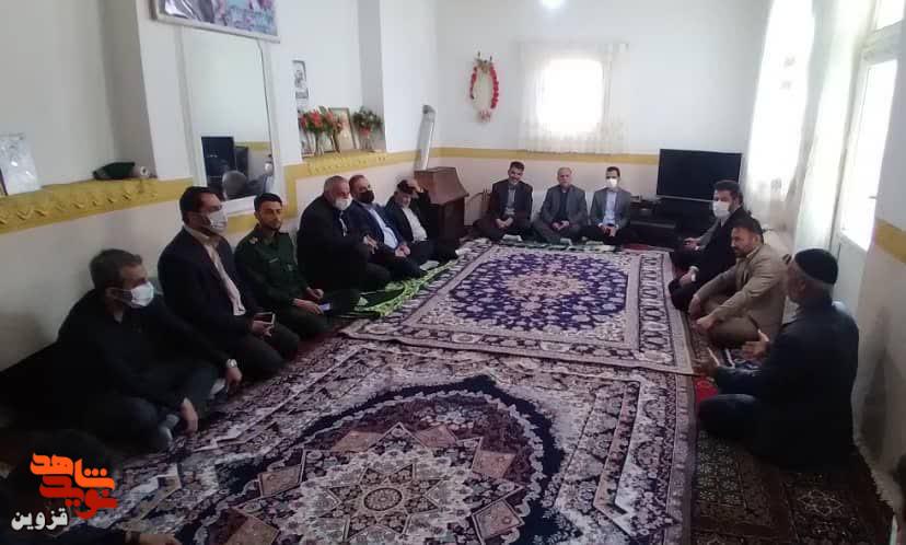 مسئولان تاکستان در گره‌گشایی مشکلات ایثارگران پای کارند