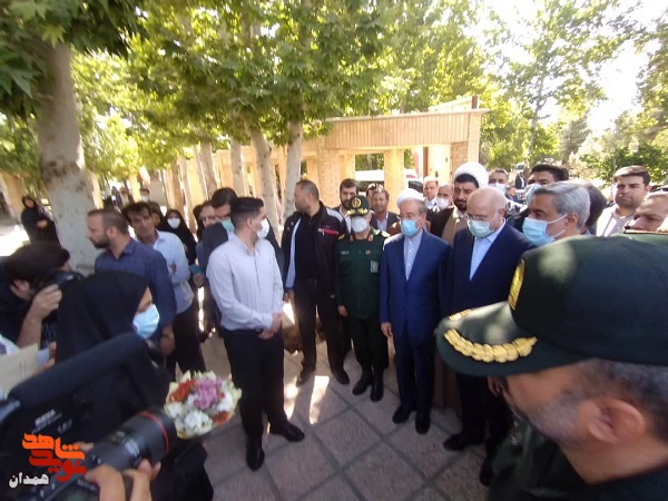 ادای احترام رییس قوه مقننه به مقام شامخ شهیدان در نهاوند