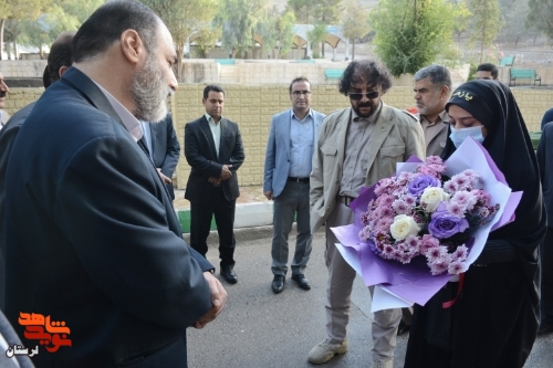 گزارش تصویری/ تجلیل مشاور وزیر راه و شهرسازی از ایثارگران لرستان