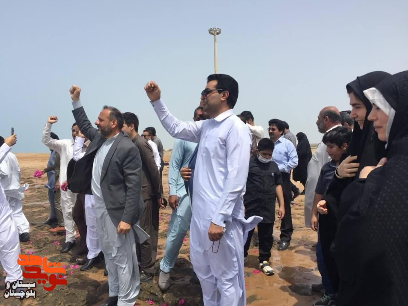 گلباران دریای نیلگون عمان و خلیج فارس به یاد شهدای مسافران پرواز ۶۵۵