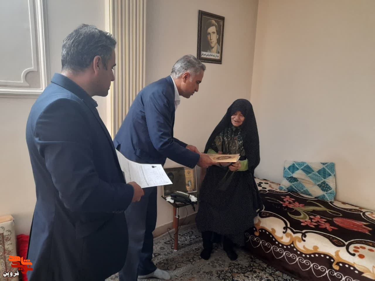 مسئولان محمدیه از خانواده‌های شهدای ارتش تجلیل کردند