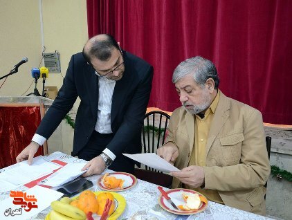 دیدار جمعی از مسئولین با خانواده شهدای مسیحی (آشوری)