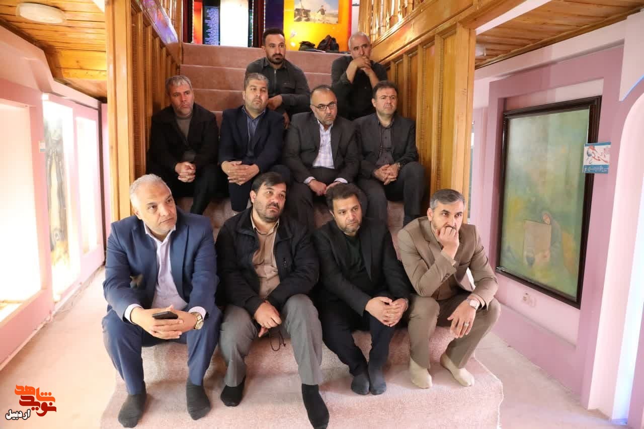 بازدید کارکنان اداره کل فرهنگ و ارشاد اسلامی از موزه شهدای اردبیل