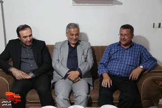 سلمانی و نریمانی بمناسبت سالروز بازگشت آزادگان به دیدار با دو آزاده رفتند سلمانی و نریمانی بمناسبت سالروز بازگشت آزادگان به دیدار با دو آزاده رفتند