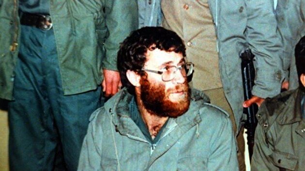 لبخند شهید بروجردی در مقابل هتاکی یک جوان