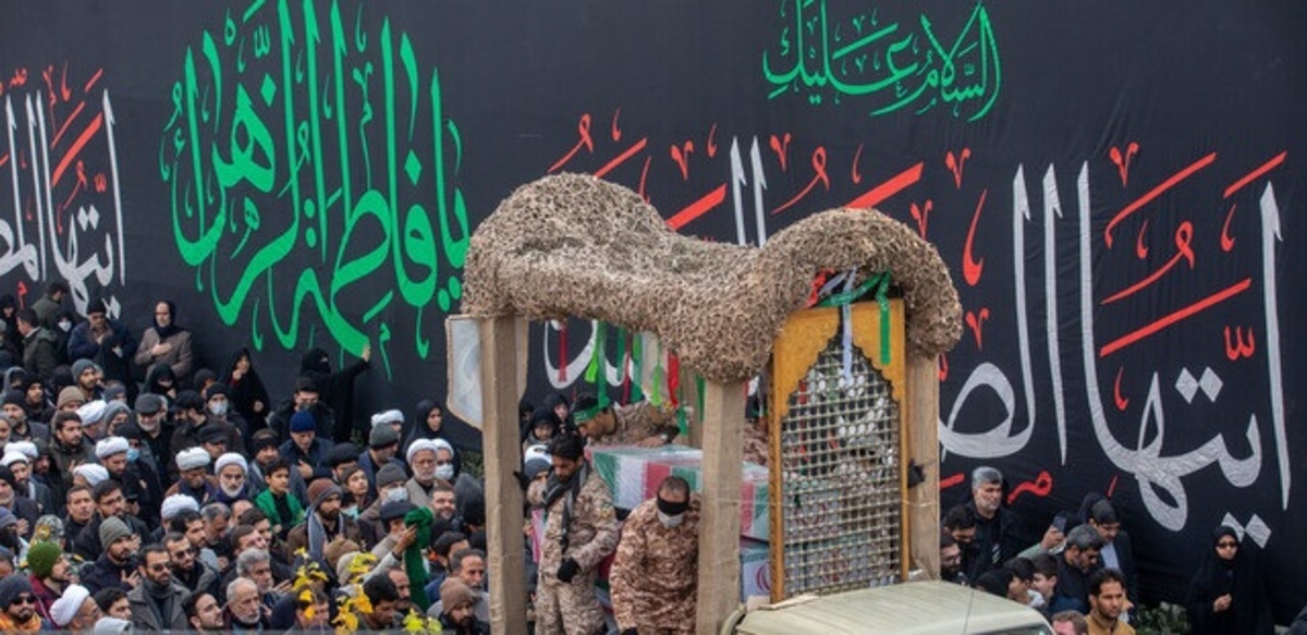 تشییع پیکر ۳۰۰ شهید گمنام در کشور همزمان سالروز شهادت حضرت زهرا(س) تشییع پیکر ۳۰۰ شهید گمنام در کشور همزمان سالروز شهادت حضرت زهرا(س)