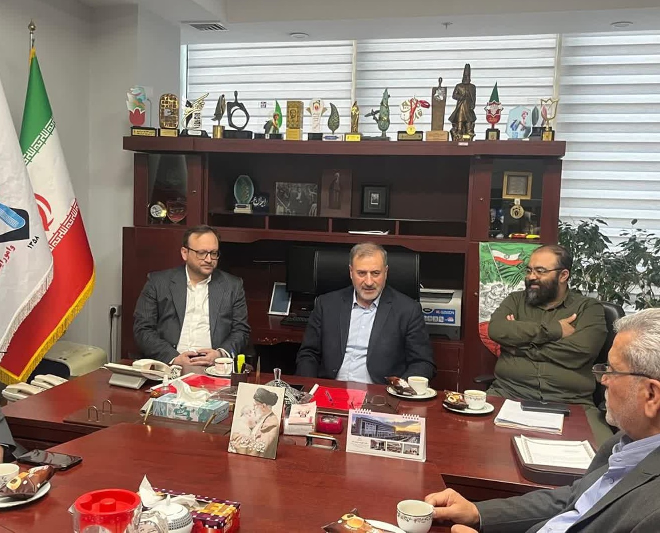 آیین تکریم و معارفه در دفتر امور فرهنگی و تبلیغات بنیاد شهید و امور ایثارگران برگزار شد