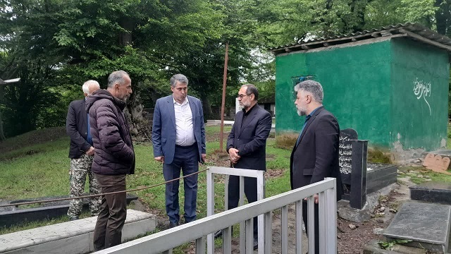 بازدید مدیرکل بنیاد شهید و امورایثارگران مازندران از گلزار شهدای امامزاده هفت تن قائم شهر