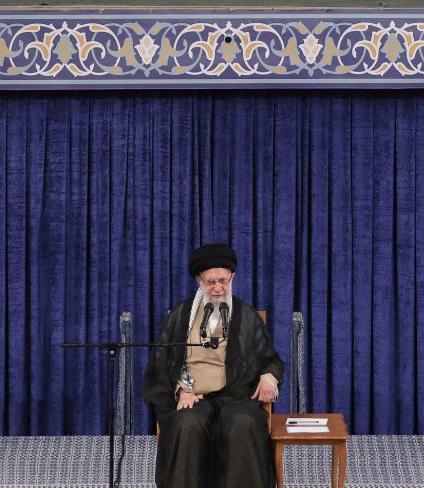 رهبر انقلاب: هیچ منفعتی برای امت اسلامی بالاتر از اتحاد نیست