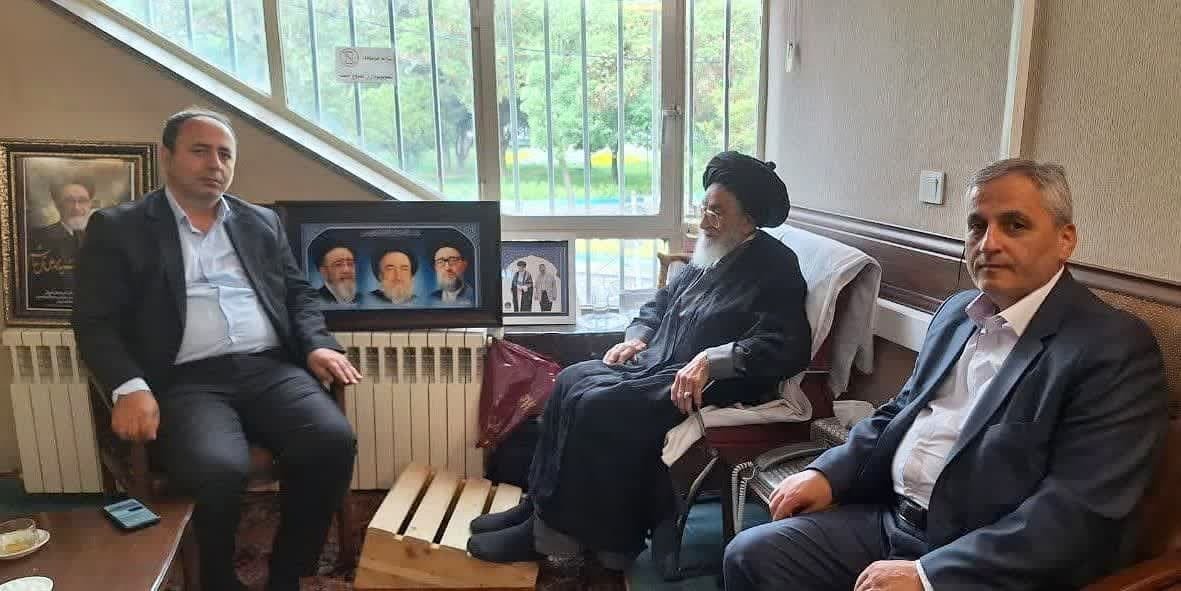 دیدار مدیران کل بنیاد شهید و امور ایثارگران استان‌های آذربایجان غربی و شرقی با خانواده‌ شهید آیت‌الله آل‌ هاشم