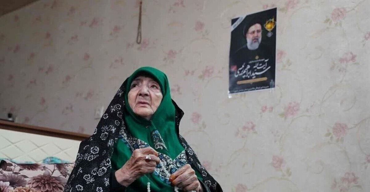 عیادت رئیس جمهور از مادر شهید جمهور