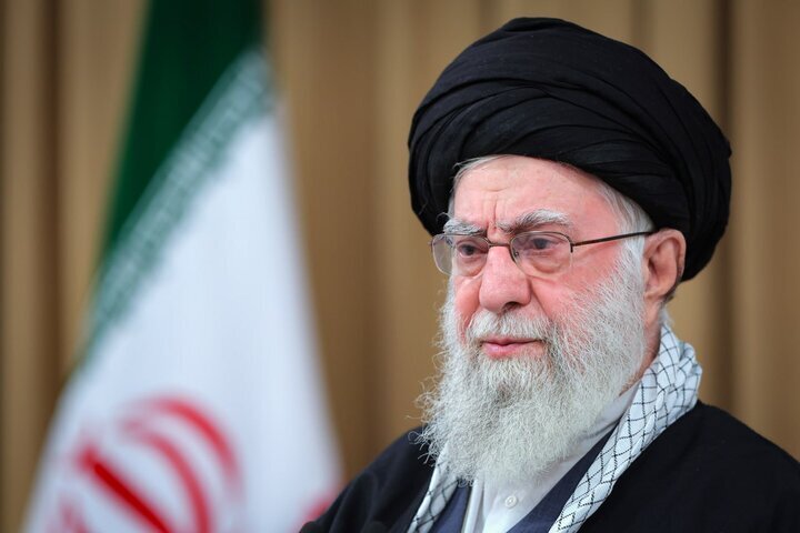 همه بدانند بنده تا نفس می‌کشم، اجازه نخواهم داد که بیگانگان با مصالح ایران بازی کنند