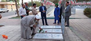 کارمندان بنیاد شهید قم به مقام شهدای مدافع حرم...