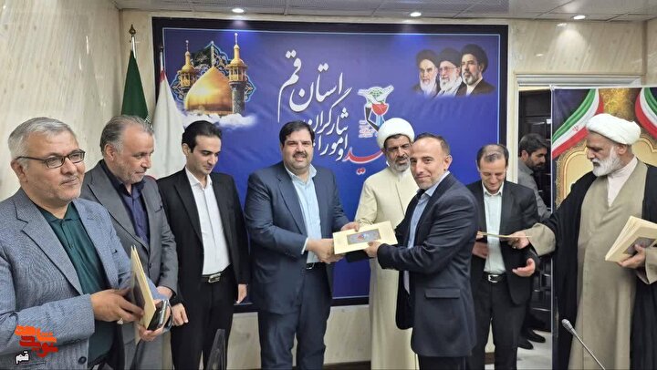 از ۱۵ نخبه شاهد و ایثارگر قم تجلیل شد