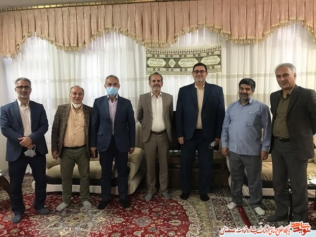 دیدار مسئولین بنیاد شهید شهرستان و استان سمنان با جانباز گرانقدر ۲۵ درصد علی کیکاوسی - سیام شهریورماه ۱۴۰۰ سمنان