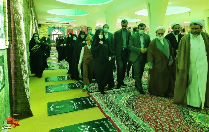 ادای احترام دکتر نرجس سلیمانی به مقام شامخ شهدا - دوم خرداد ماه ۱۴۰۱ گلزار مرکزی شهدای شهرستان مهدیشهر