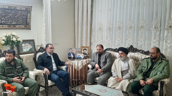 دیدار مسئولان با خانواده معزز شهید گران‌قدر محمد عبدوس - پنجشنبه سوم آذرماه ۱۴۰۱ شهرستان سمنان
