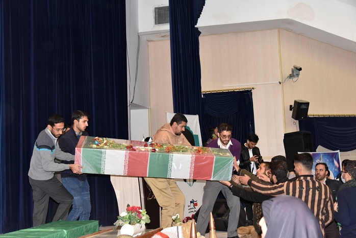 تشییع پیکر شهید گمنام در دانشگاه شهرکرد