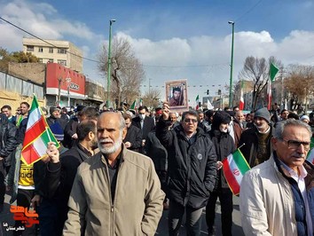 راهپیمایی ۲۲ بهمن در شهرستان ری و توزیع تصاویر شهدا 