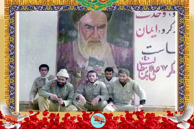 نفر دوم از چپ شهید نوروزعلی امیرفخریان